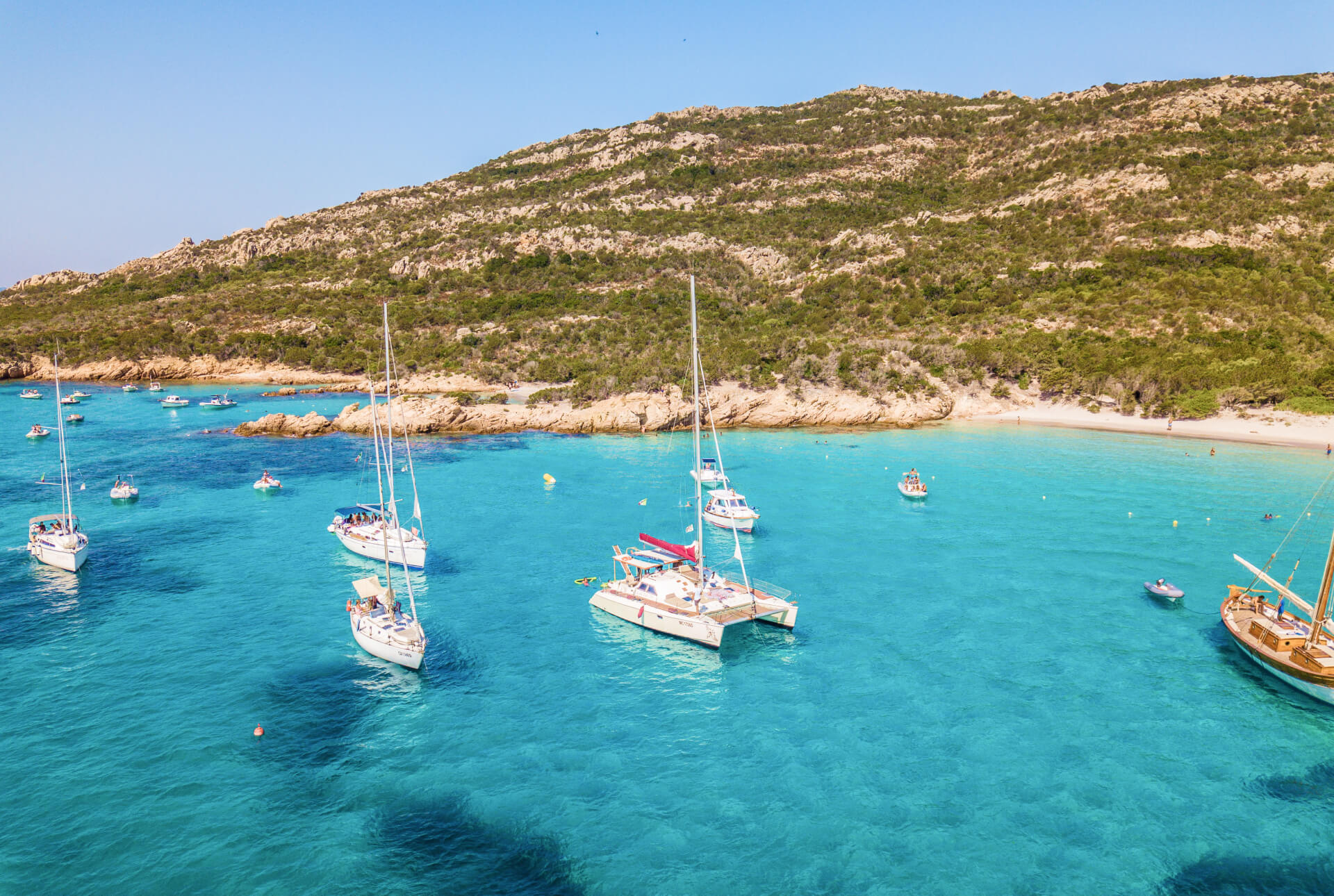 wakacjenasardynii.pl/oferty-first-minute/