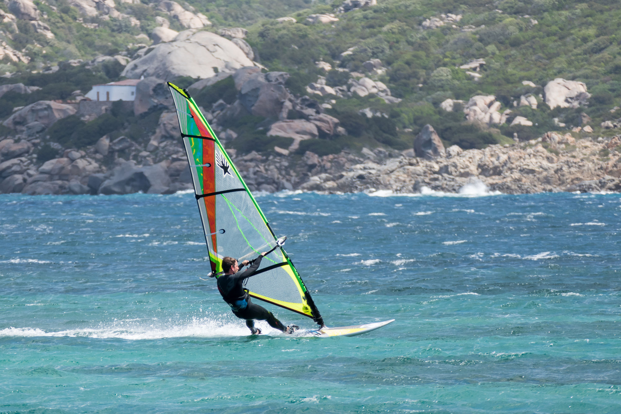 SURFING, WINDSURFING I KITESURFING Wakacje na Sardynii