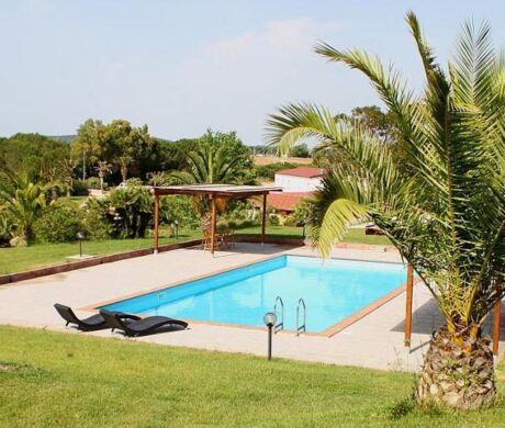 Vine Resort Tenute Delogu z basenem w Alghero