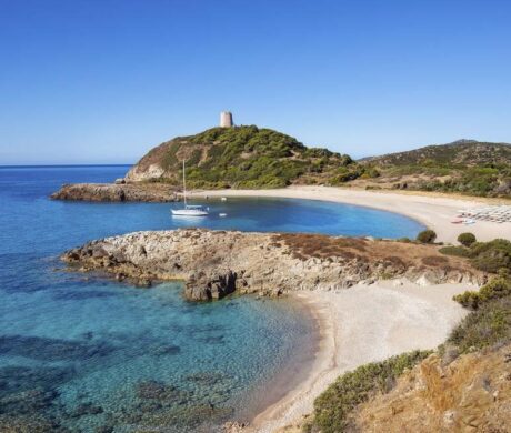 OFERTA FIRST MINUTE – Romantyczny pobyt w hotelu przy plaży na południu Sardynii