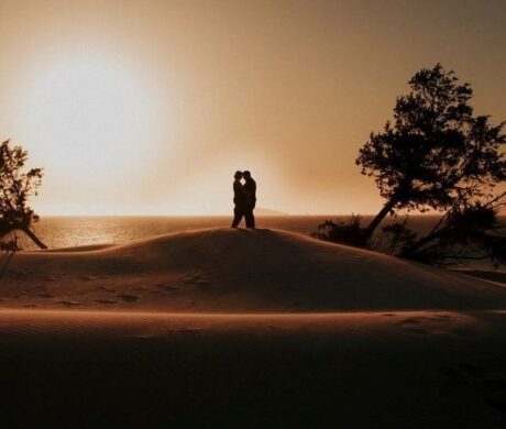 Kolacja na plaży, randka na żaglowcu, czyli romantycznie na Sardynii…