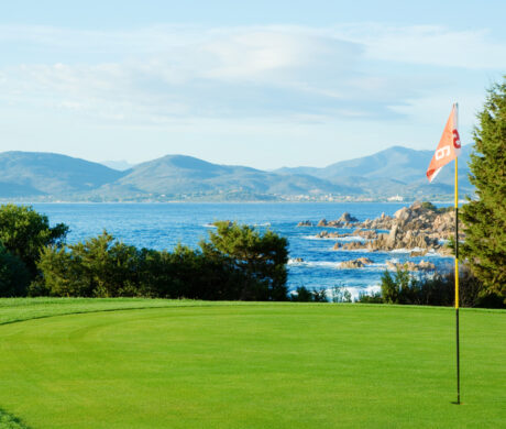 Wakacje na Sardynii z golfem – top 4 pola golfowe na wyspie 